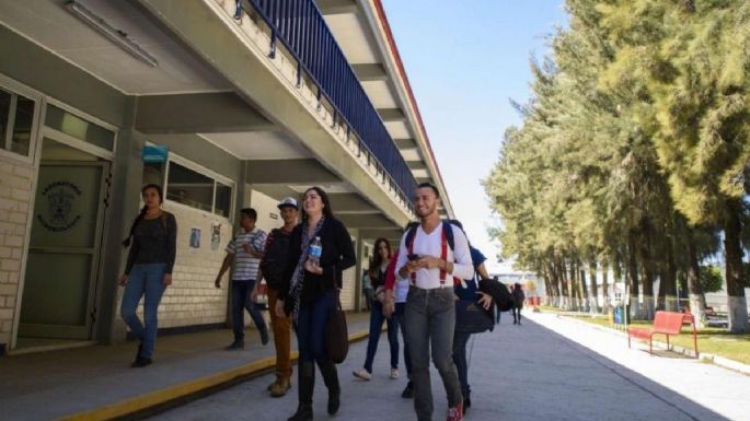 Estudiantes de educación básica y media superior regresan a clases presenciales en Jalisco