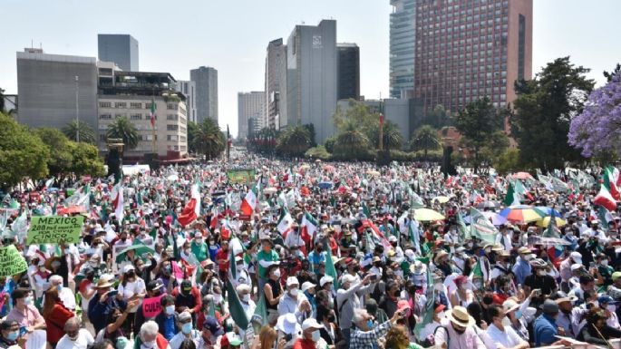 Frena realiza un "juicio ciudadano" contra AMLO: lo declara culpable de 15 delitos