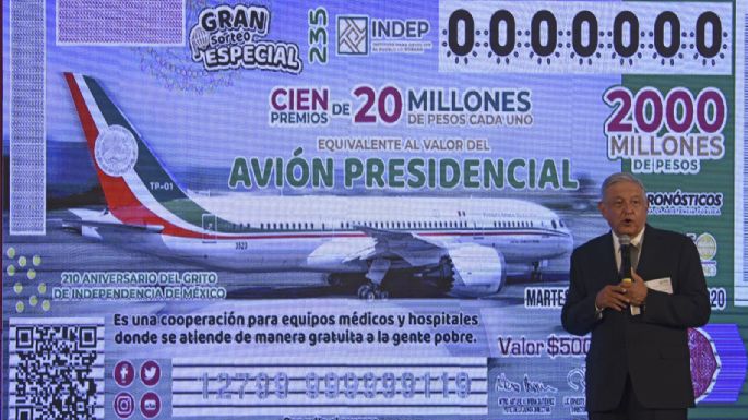 Ganó con un "cachito" la rifa del avión presidencial, pero aún no recibe el premio