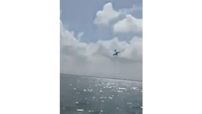 Cae avioneta en la laguna Nichupté de Cancún; mueren los dos tripulantes