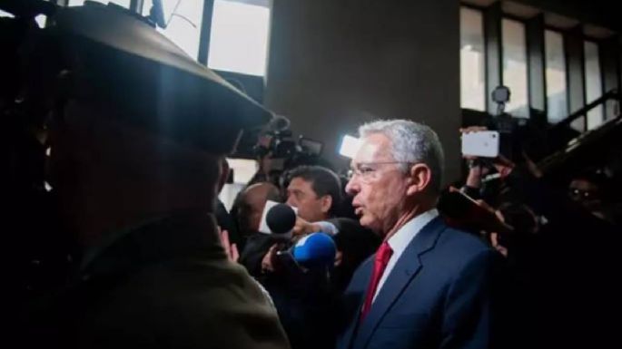 Fiscalía de Colombia solicita sobreseimiento del caso contra Álvaro Uribe por manipulación de testigos