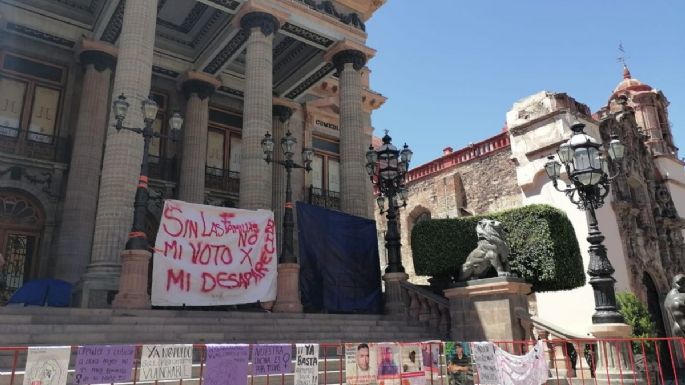 Buscadoras de desaparecidos instalan plantón en Guanajuato