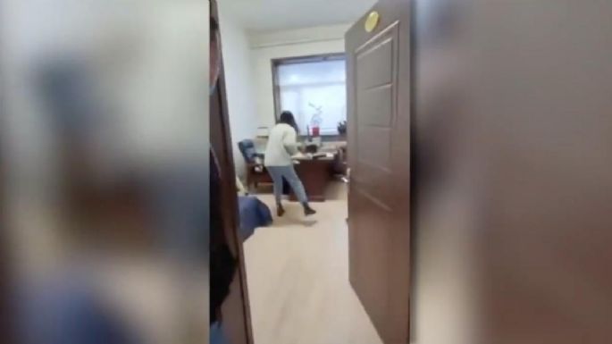 Mujer graba video de cómo tunde a golpes a su jefe acosador en China