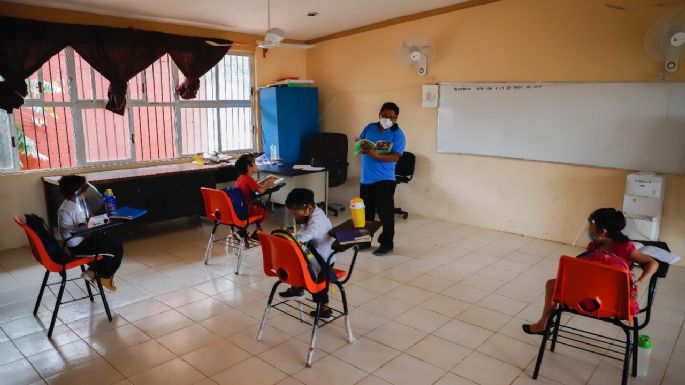 Cierran 137 escuelas de Campeche tras retroceder a semáforo amarillo