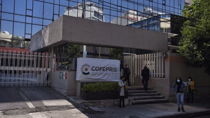 Cofepris libera para uso de emergencia otra remesa de vacunas envasadas en el país