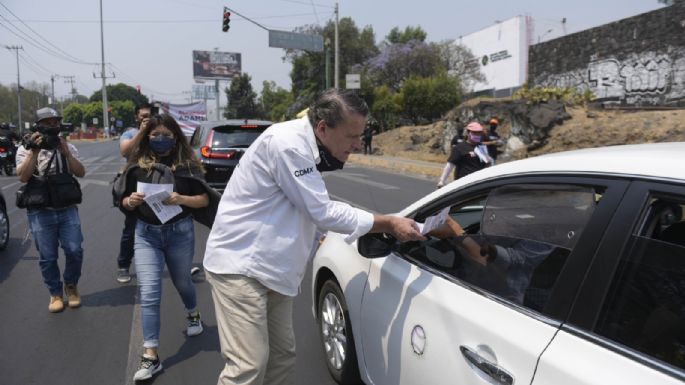 Alfredo Adame hace campaña entre mentadas de madre y altercado con automovilistas