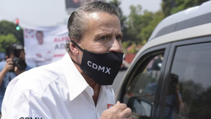 Alfredo Adame hace campaña entre mentadas de madre y altercado con automovilistas