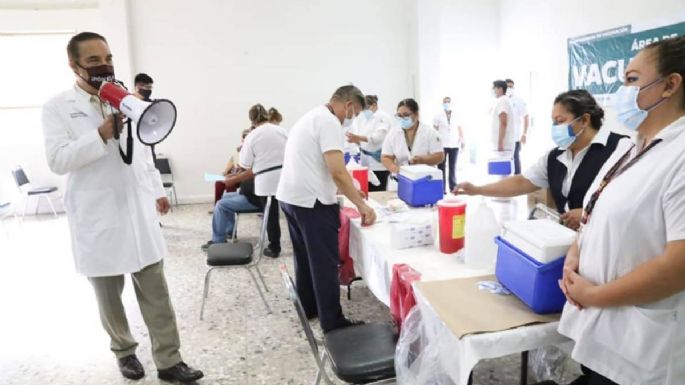 Tercera ola de covid-19 le llegó "hasta el cuello" a Nuevo León: Manuel de la O Cavazos