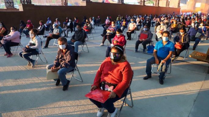 Inicia vacunación para maestros en Oaxaca con el biológico CanSino