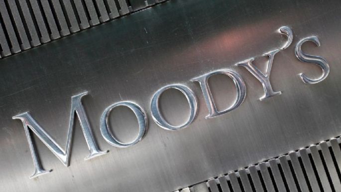 Moody's ratifica calificación crediticia de México con perspectiva negativa