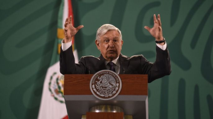 Muñoz Ledo es libre de crear frente de defensa de la Constitución y órganos autónomos: AMLO