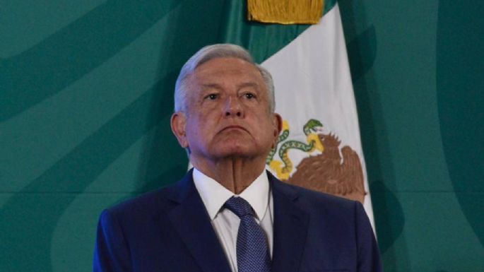 AMLO dice que se vacunará en 15 o 20 días para disipar dudas y "dar el ejemplo"