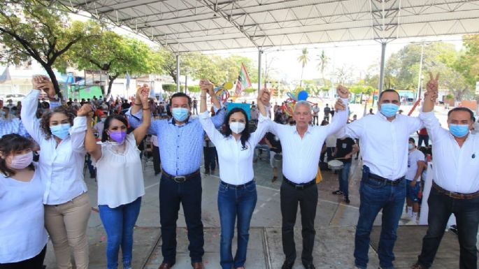 "Va por Colima" reparte candidaturas entre familias y grupos de poder