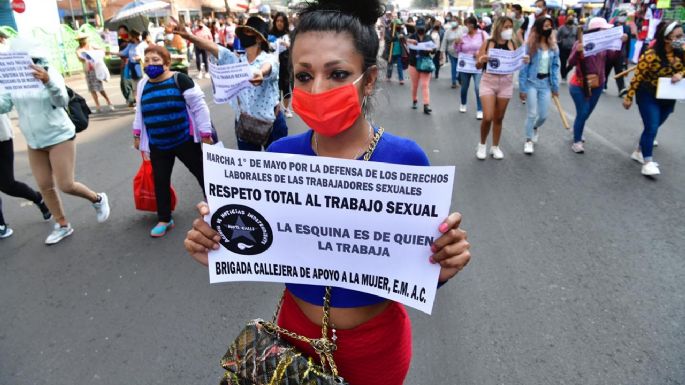 Marchan contra las reformas neoliberales y en defensa de los trabajadores sexuales