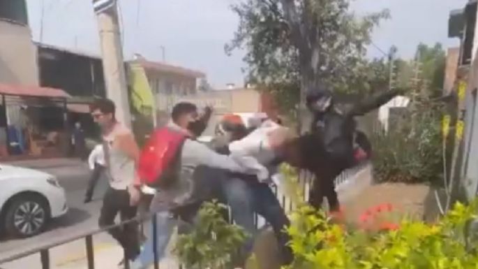 Graban huida, atropellamiento y golpiza a presunto ladrón de celular en Guadalajara