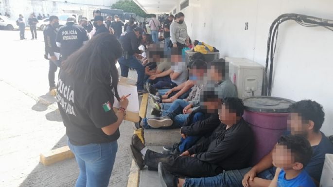 Detienen a 95 normalistas en Chiapas en operativo de desalojo