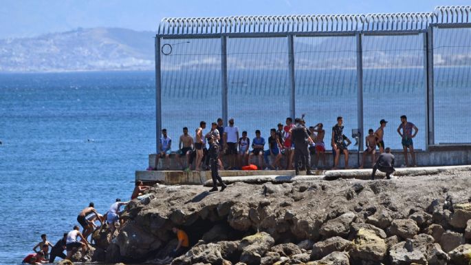 Más de 6 mil migrantes marroquíes ingresan de manera irregular a la ciudad española de Ceuta
