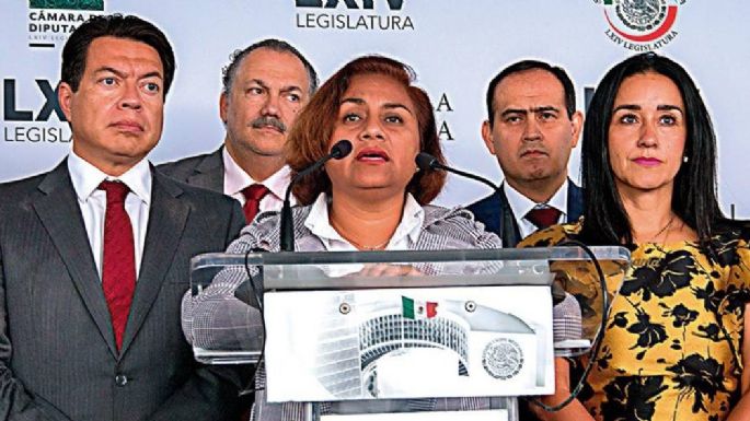 Manzanillo: Griselda Martínez hace campaña "en calidad de rehén"