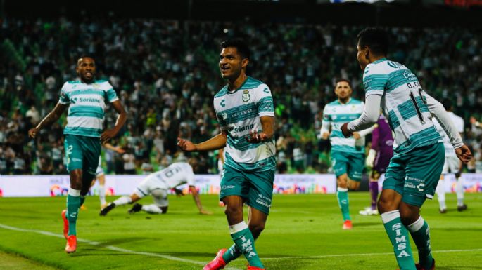 Santos golea 3-0 a Puebla en la ida de las semifinales