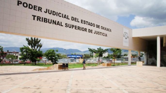 Juez ordena separar del cargo a dos magistrados del TSJ de Oaxaca nombrados por Murat