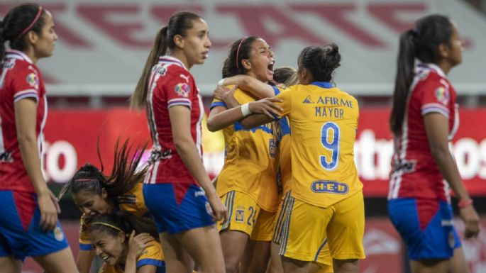 Con gol de último minuto Tigres femenil logra ventaja de 2-1 ante Chivas