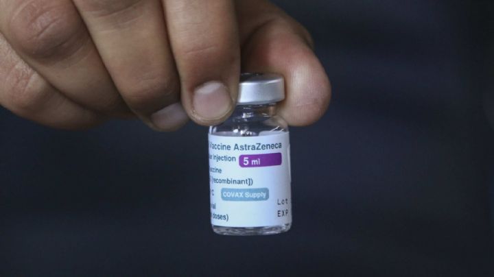 Cofepris frena el registro de la vacuna contra covid de AstraZeneca para su venta en México