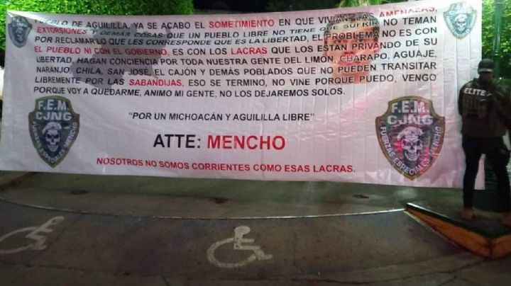 "Voy a quedarme", dice "El Mencho" en una manta del CJNG en Aguililla