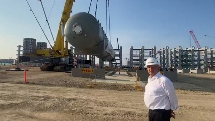AMLO presume récord en construcción de refinería en Dos Bocas y avance a la “soberanía energética”
