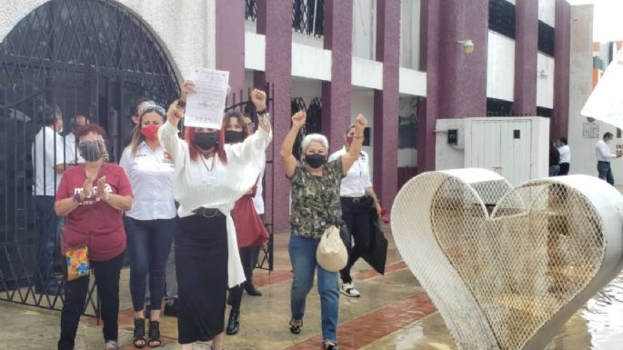 Layda Sansores recibe el acta de mayoría que oficializa su triunfo en Campeche