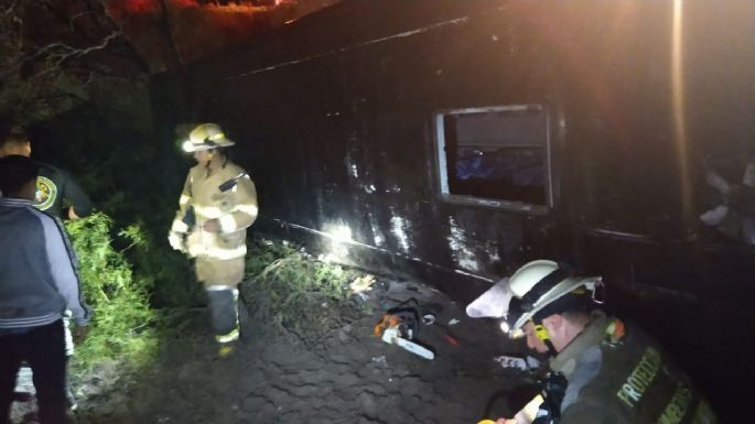 Autobús de pasajeros que se dirigía a Aguascalientes cae a un barranco; hay 40 lesionados