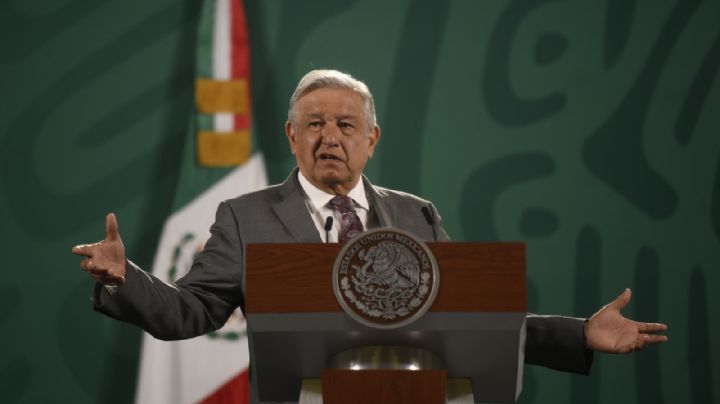 AMLO reconoce filtración al NYT sobre Línea 12 pero no "fuego amigo"; el dictamen, esta semana