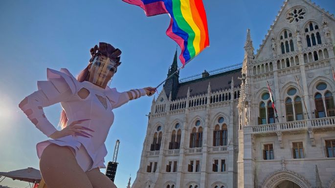 El Parlamento de Hungría aprueba polémica ley que censura la homosexualidad