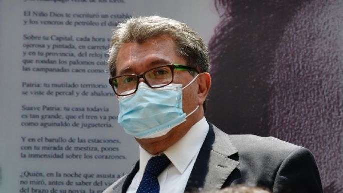 Monreal dice que está firme en bancada morenista, a menos que le revoquen mandato