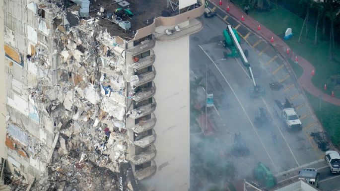 Incendio complica búsqueda de sobrevivientes en edificio colapsado en Miami