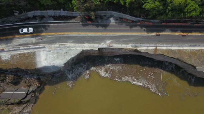 Por segunda ocasión en un mes, colapsa tramo de la autopista Siglo XXI