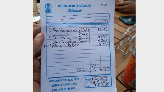 Denuncian estafas y abusos en restaurantes con terraza en el Zócalo