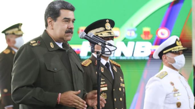 Pistoleros abatidos en Caracas podrían ser paramilitares colombianos: Maduro
