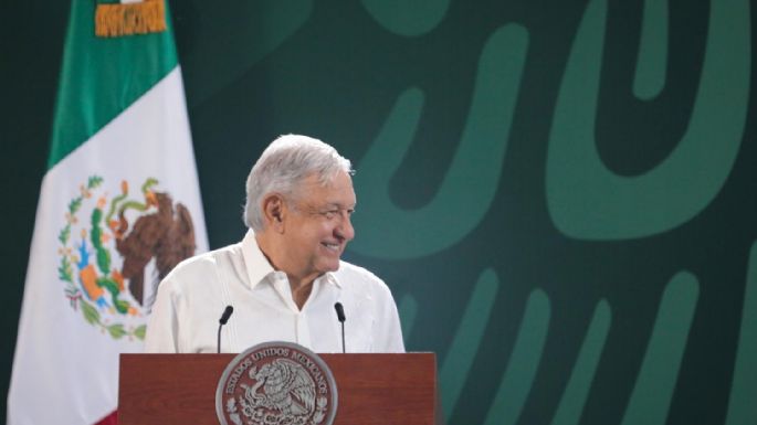 No hay tapados, soy el destapador y mi corcholata favorita será la del pueblo: AMLO