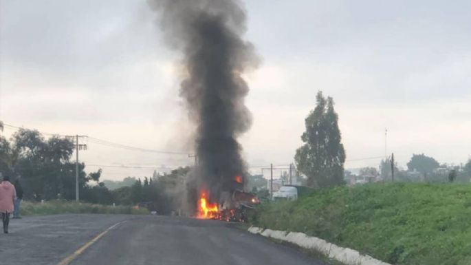 Vinculan a proceso a tres normalistas por la quema de un vehículo en Michoacán