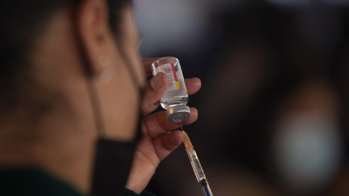 OMS pide acelerar vacunación contra covid-19 en México