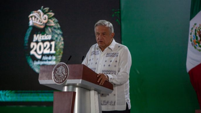 AMLO dice que acatará veda electoral impuesta por el INE previa a la consulta popular