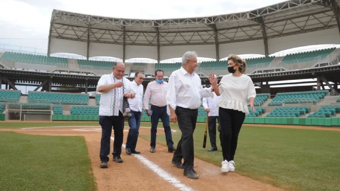 Se investigará incendio cercano a plataforma de Pemex en Campeche: AMLO