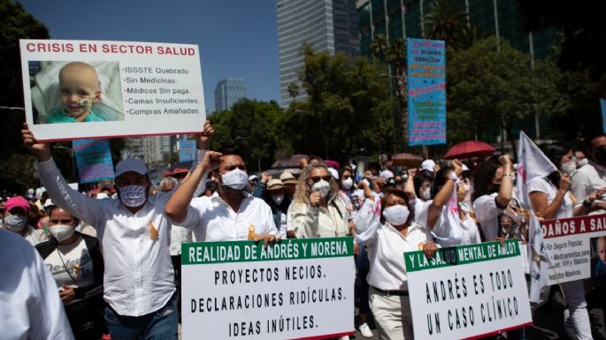 Marchan contra el desabasto de medicamentos oncológicos y antirretrovirales