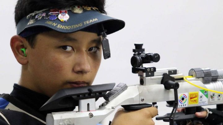 Él es Edson Ramírez, competidor mexicano en rifle de 10 metros