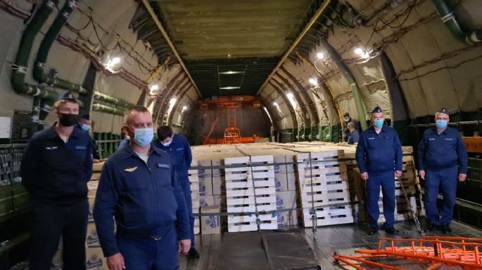Rusia envía a Cuba dos aviones con casi 90 toneladas de ayuda humanitaria
