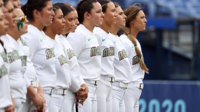 La selección femenil de softbol cayó ante Canadá y se diluyó una medalla más