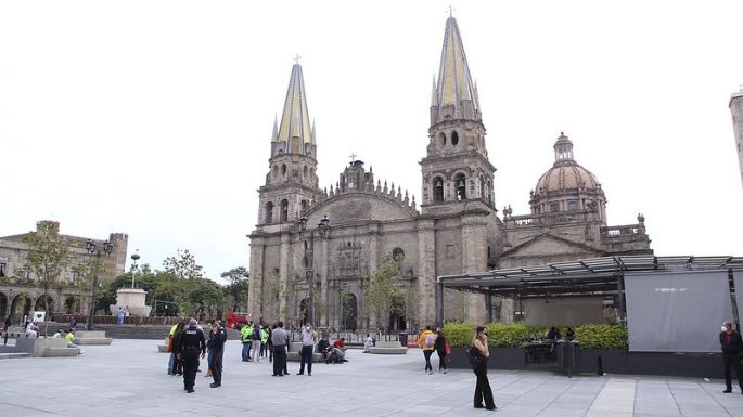 Bares y antros cerrarán ante aumento de casos covid-19 en Jalisco