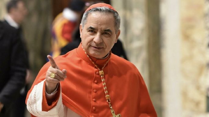 En el juicio por corrupción en El Vaticano, cardenal Beccui niega malversación y sobornos
