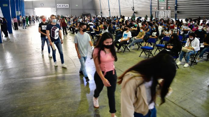 Sheinbaum pide a jóvenes no "chapulinear" de alcaldía para ser vacunados contra covid