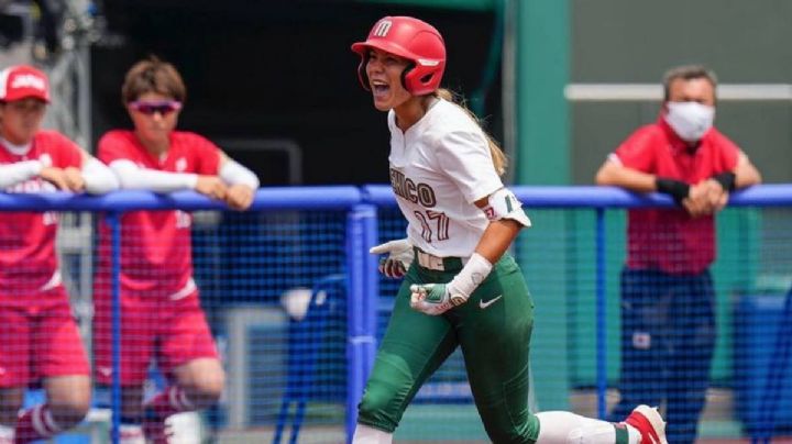 Anissa Urtez reconoce haber tirado su uniforme de la selección de softbol